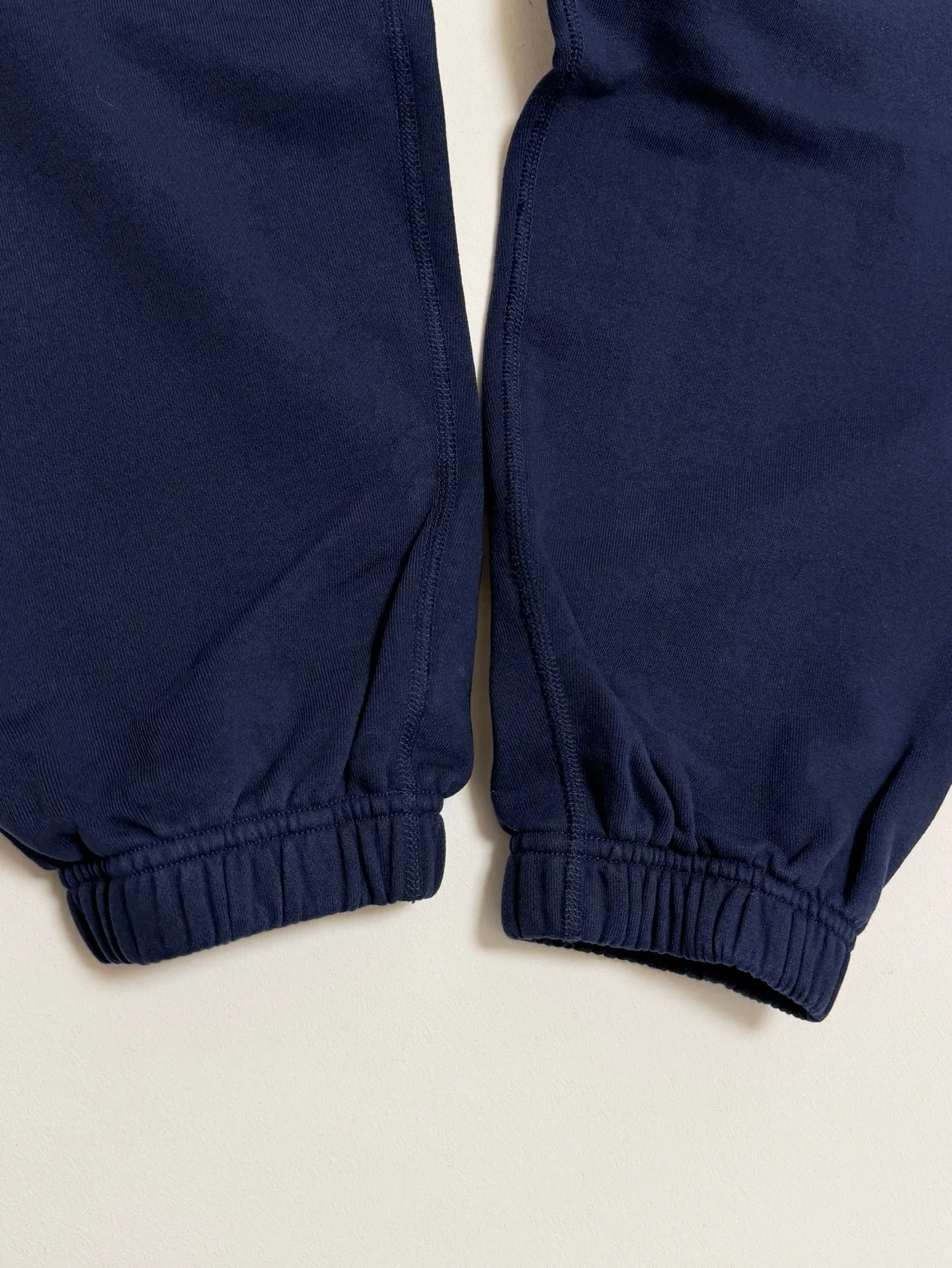 SAINT Mxxxxxx SWEAT PANTS/SAINT/NVY Reflective SAINT sweatpants Blue S-XL Original mold opening Loose tailoring Four needles and six lines boneless technology Top printing technology 3M reflective paste The best reflective effect in the industry Correct version Original consistent main mark/wash mark/cherub anti-counterfeiting